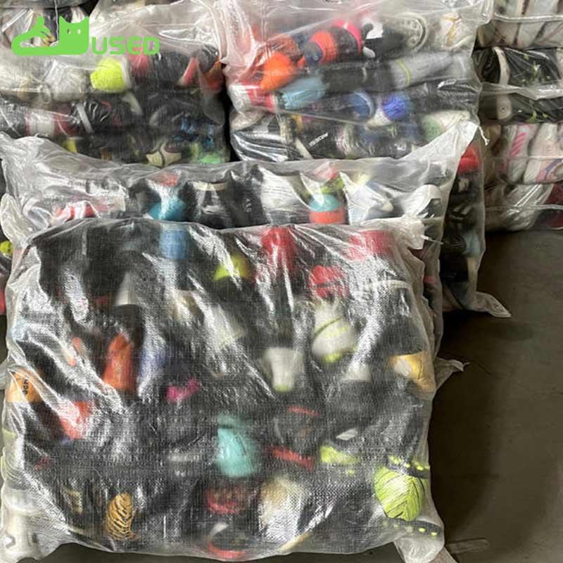 Packaging second-hand mixed shoes
