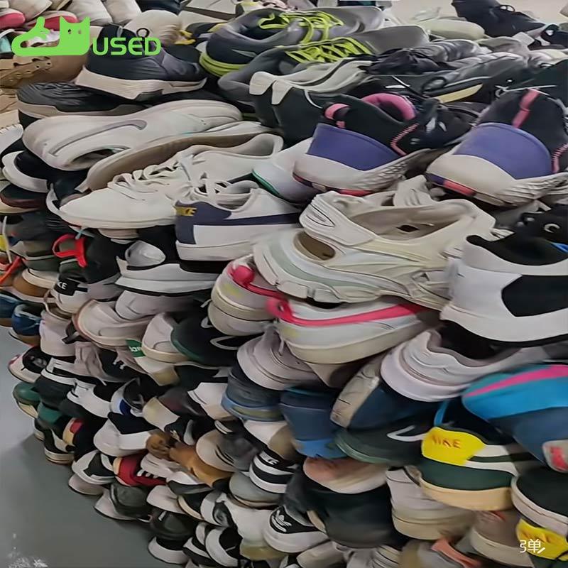 Second-hand women's shoes