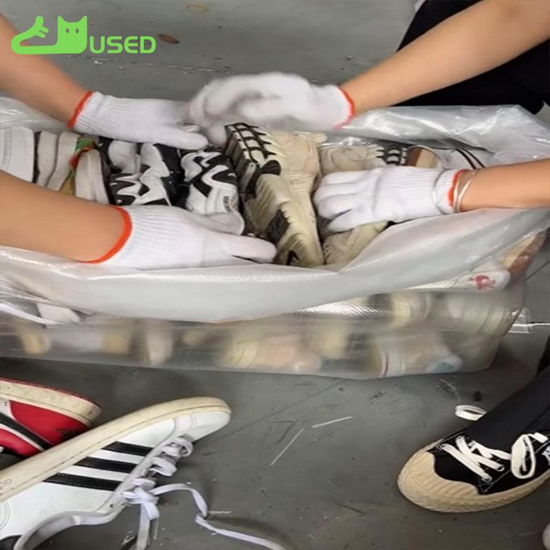 Packaging of used mixed shoes