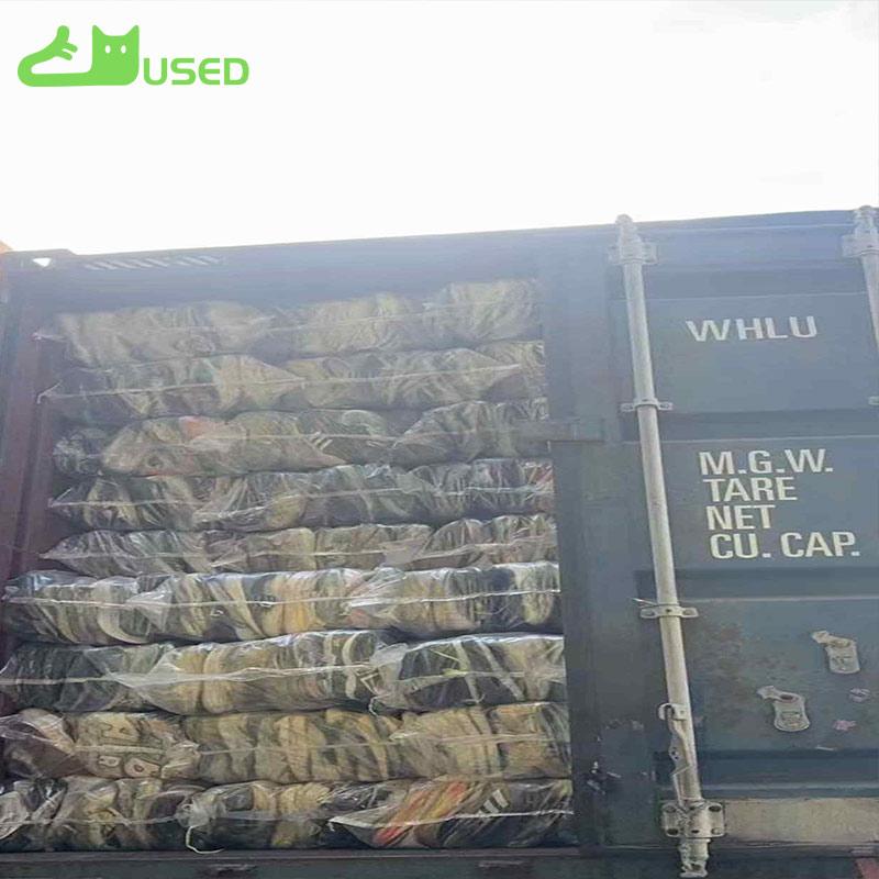 Second-hand mixed shoes