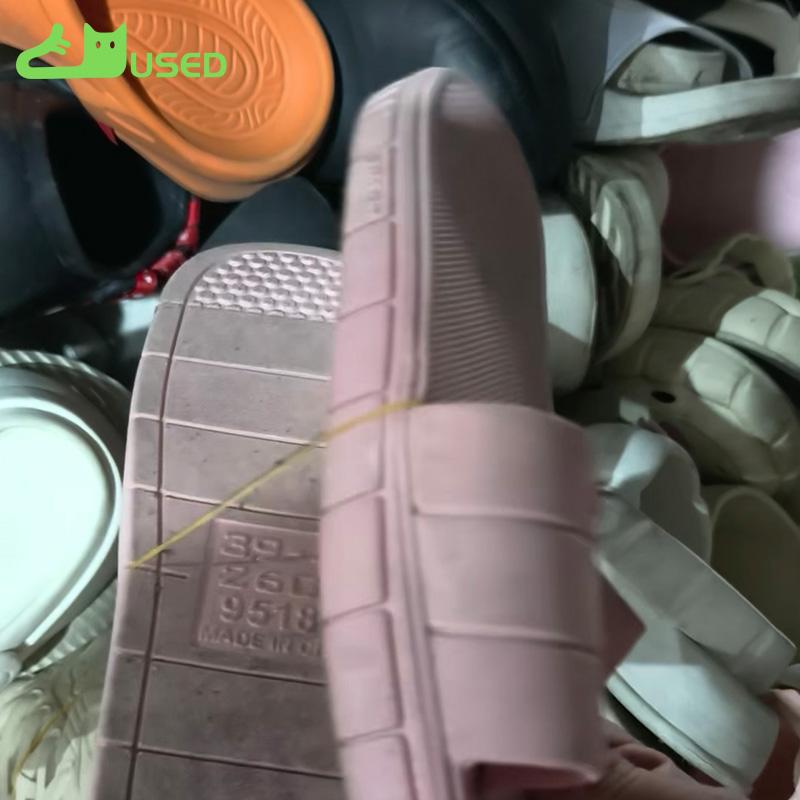 second-hend slippers