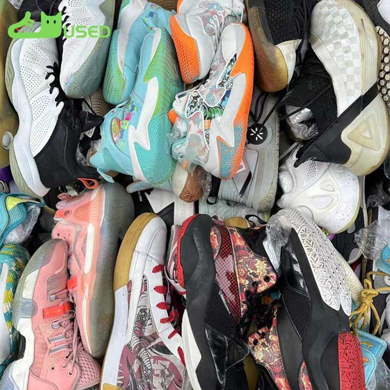 Zapatos de segunda mano de alta calidad.