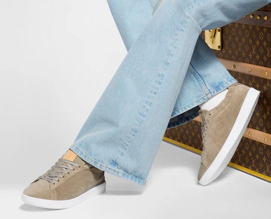 second hand sneakers