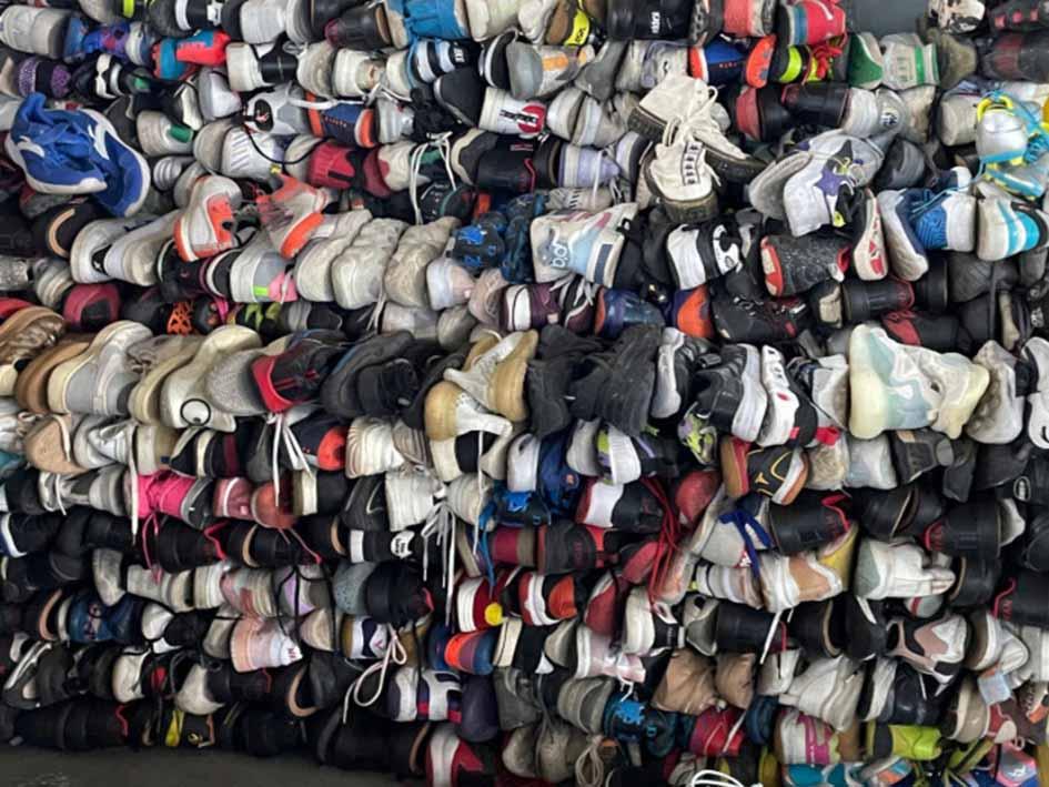 Sneaker labels construction and packaging compared